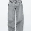 Straight-Leg-Jeans