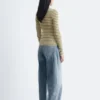 Strickcardigan mit Schlüssellochausschnitt und Rippbündchen vorne