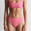 Strukturierte Bikini-Slips mit hoher Taille