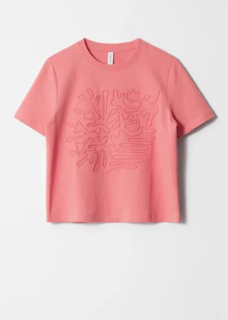 T-Shirt mit Blumenapplikationen