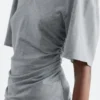 T-Shirt mit gerafftem V-Ausschnitt