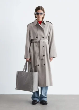 trenchcoat aus baumwoll woll mischung mit bindegrtel 1 330x462 - Trenchcoat aus Baumwoll-Woll-Mischung mit Bindeg&uuml;rtel