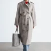 Trenchcoat aus Baumwoll-Woll-Mischung mit Bindegürtel