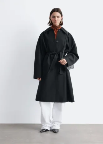 Trenchcoat aus Wolle mit Bindegürtel