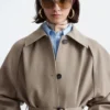 Trenchcoat aus Wolle mit Bindegürtel